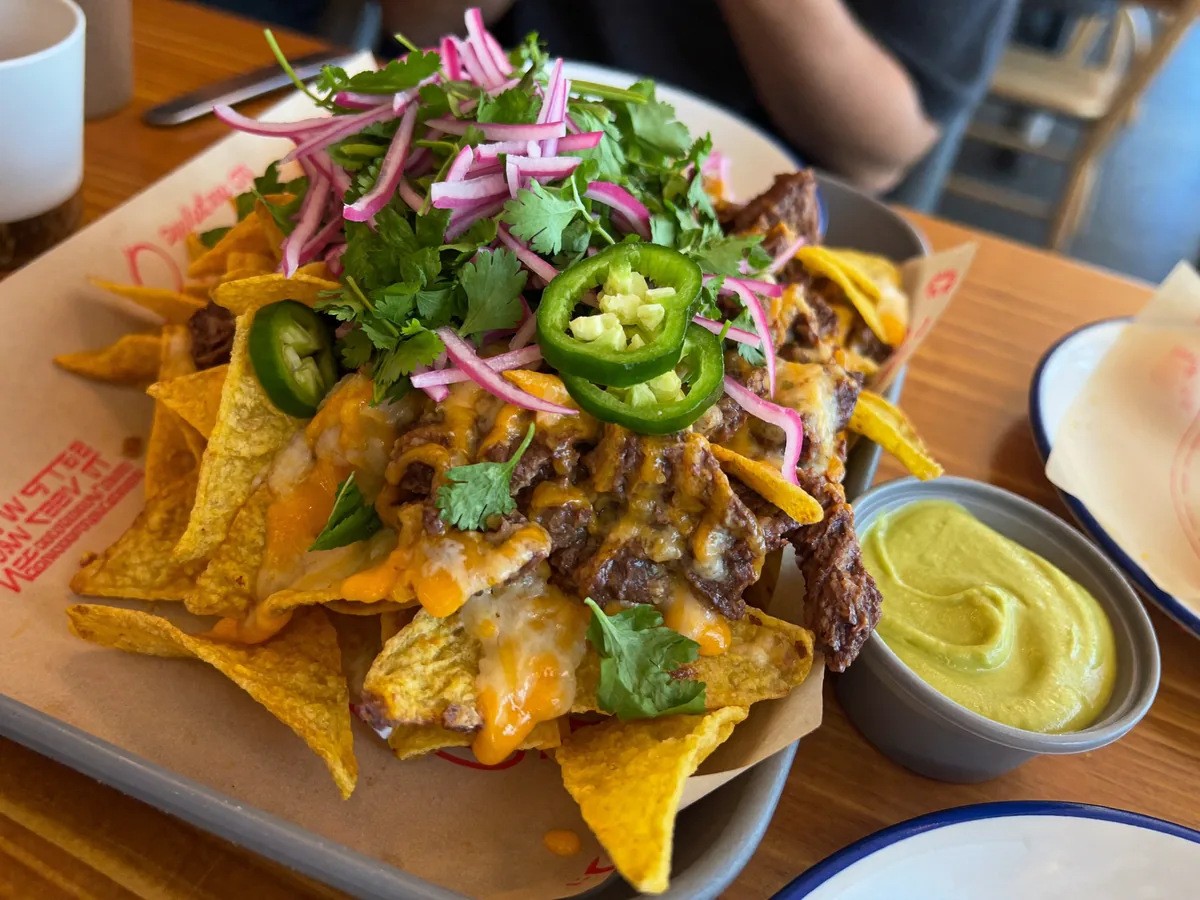 Loaded nachos van Carnales